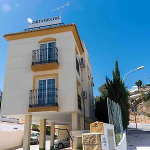 burriana-beach-nerja.1costadelsol.com/
